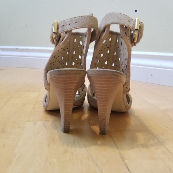 Ivanka Trump Buckle Slingback Peep-Toe Suede Leather Heels Size 7..5 - Picture 12 of 12